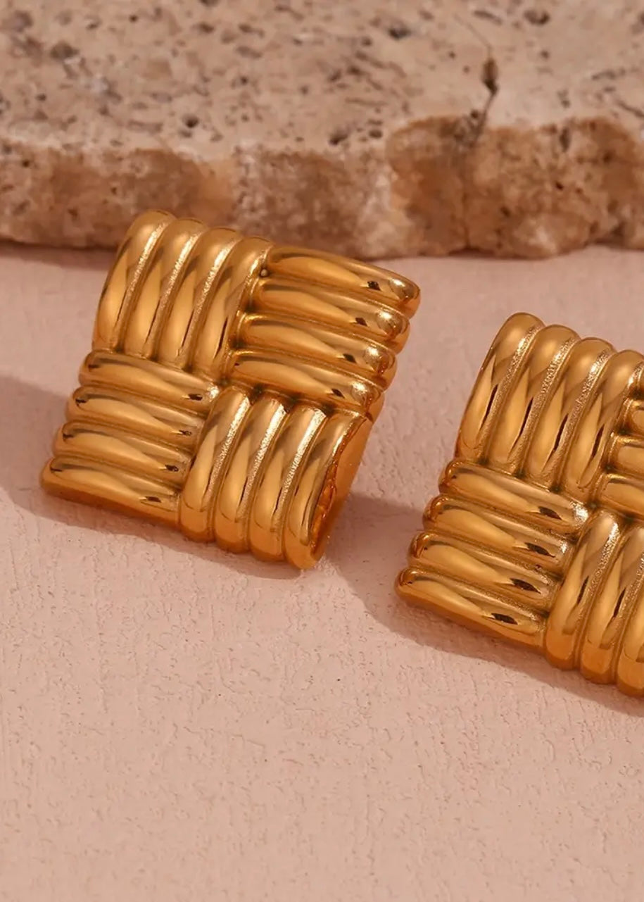 NYC Gold Earring