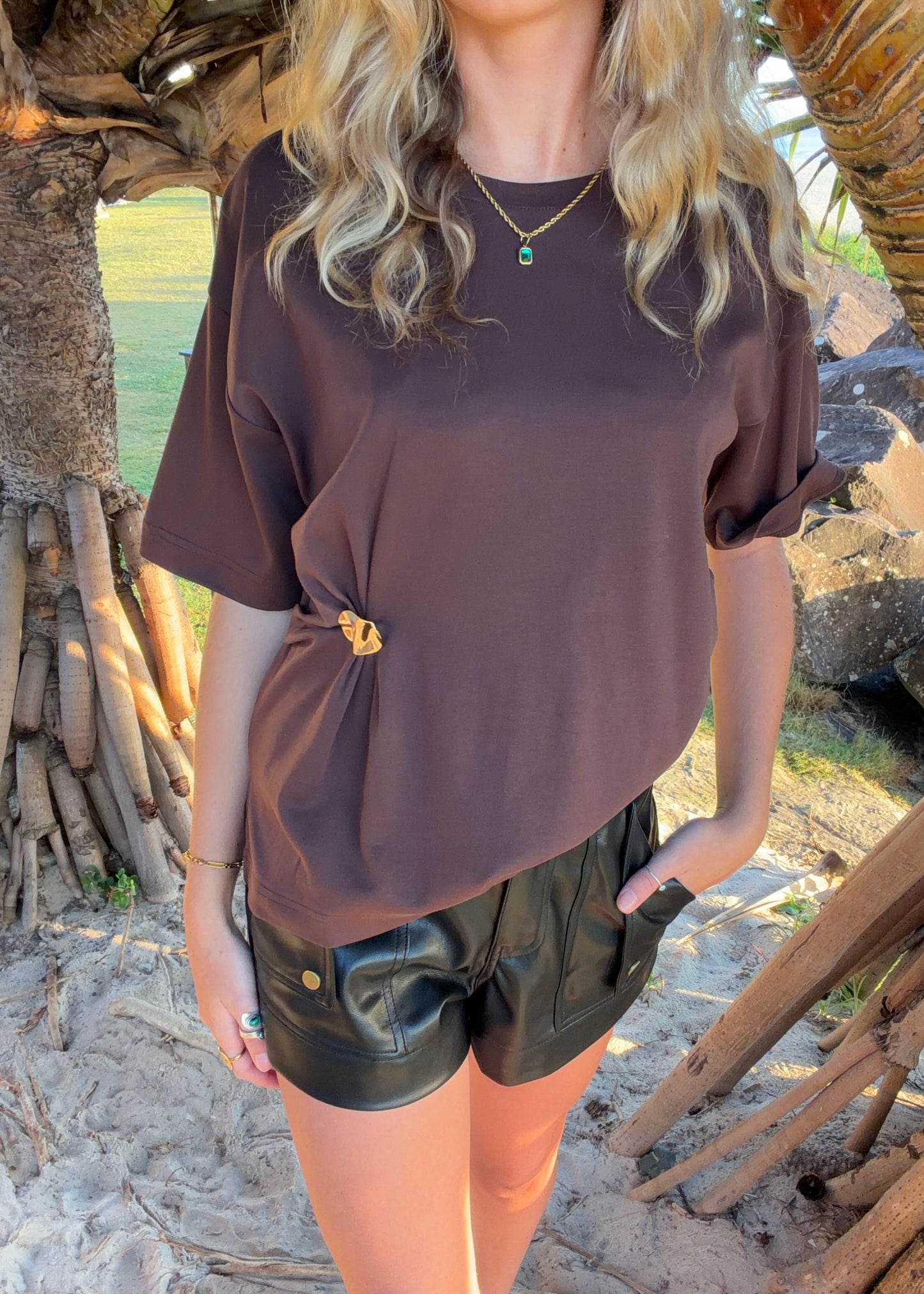 Elevated Twist Tee | Brown