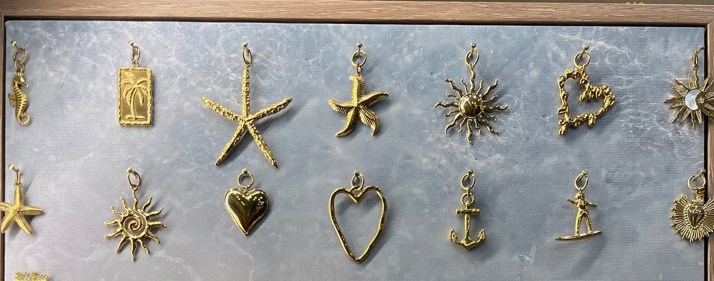 Charm Hero Large Gold