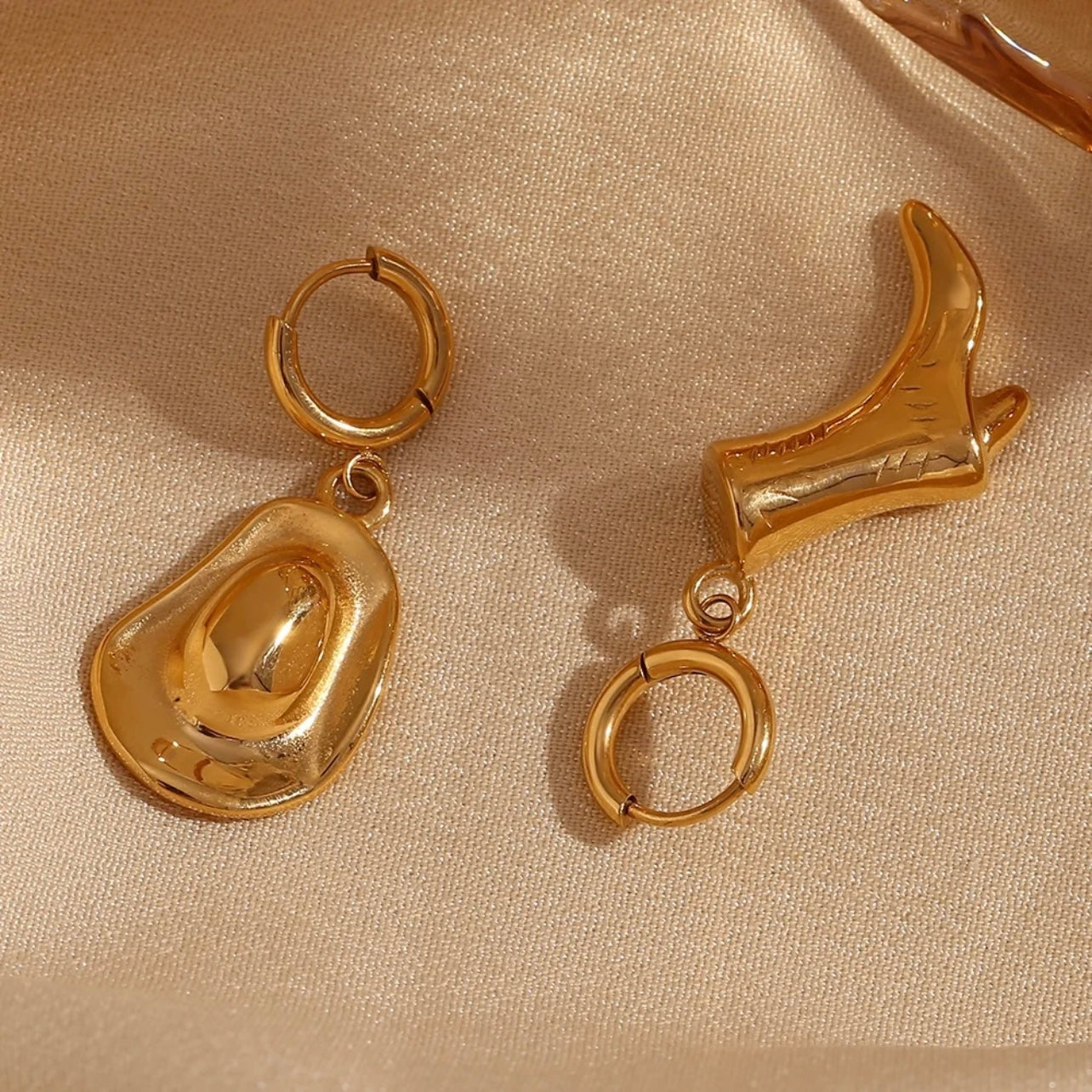Howdy Partner - 18k Gold Plated Cowboy Earring