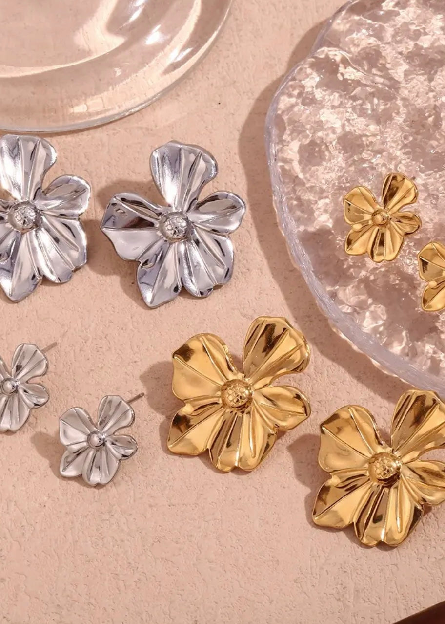 Sorrento Small Gold Earring