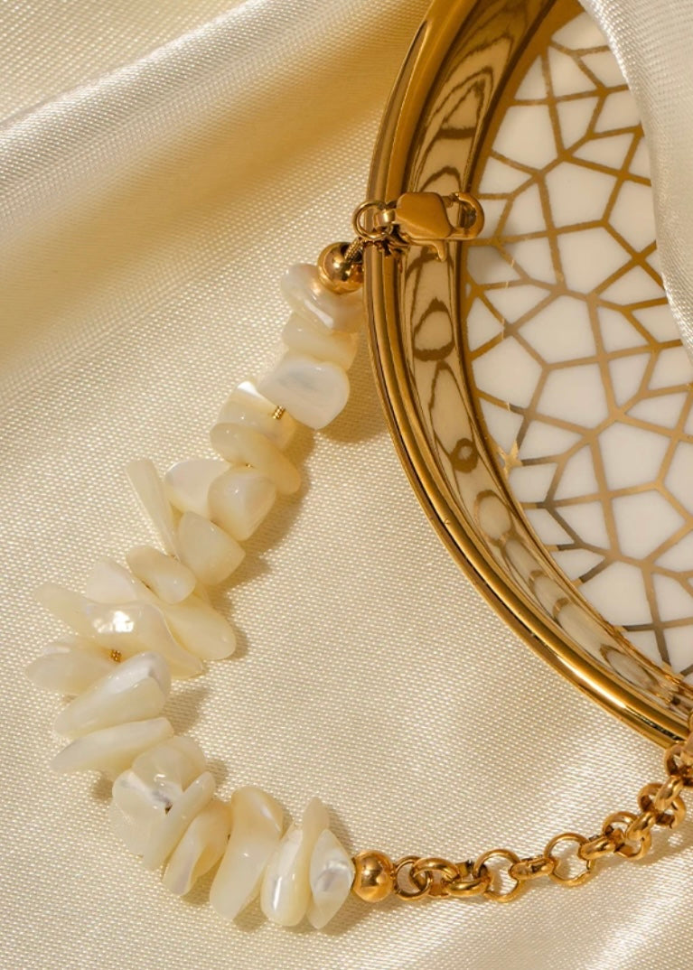 Crescent and Shell Bracelet non Tarnish 18k Gold plated