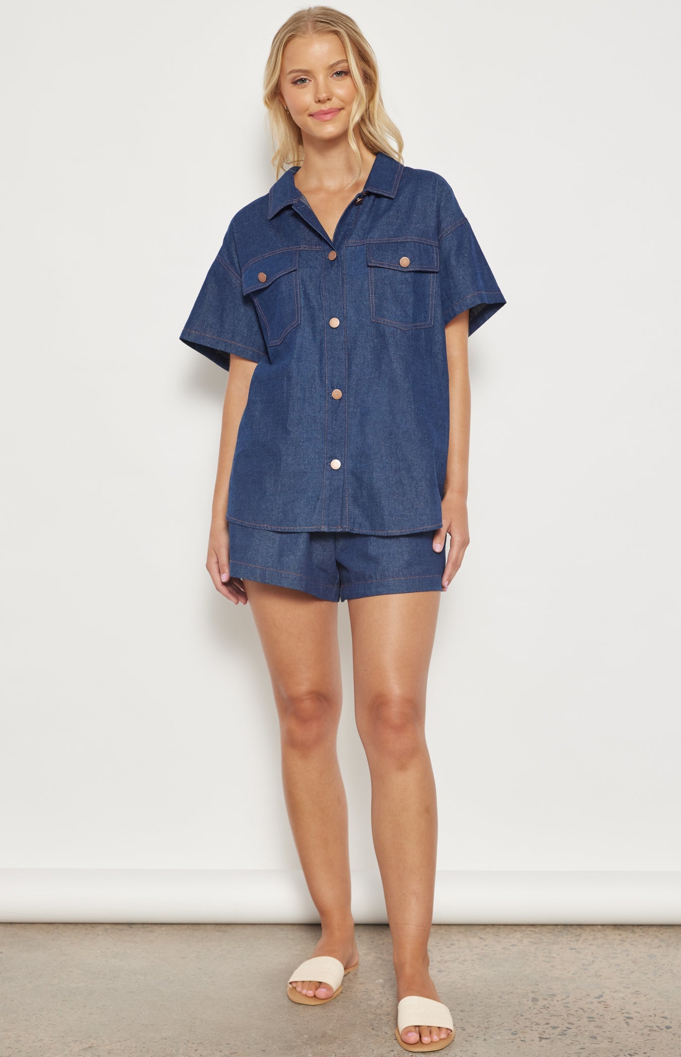 Contrast Chambray Short
