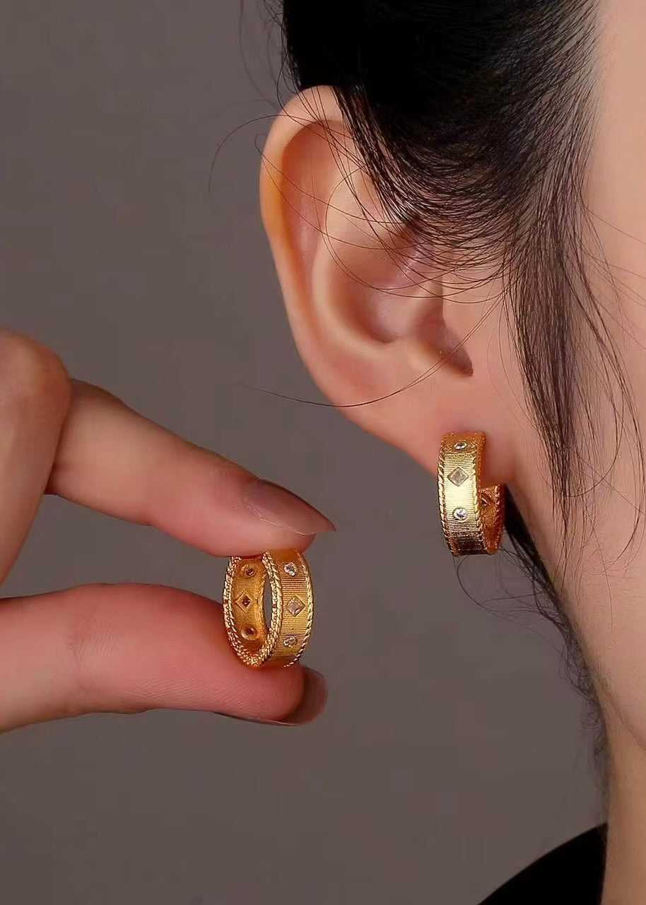 Vintage Matte Gold Earring