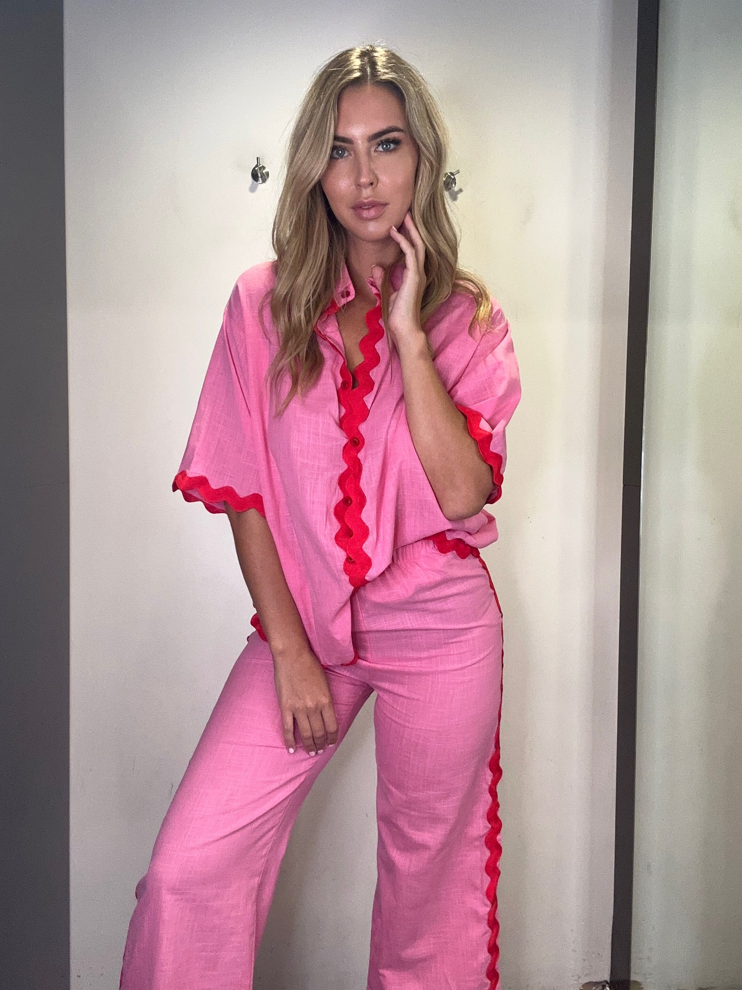 Pink/Red Scallop Edge Set Shirt