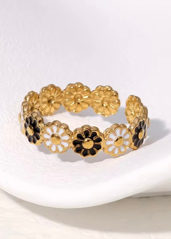 70s Flower Ring Black
