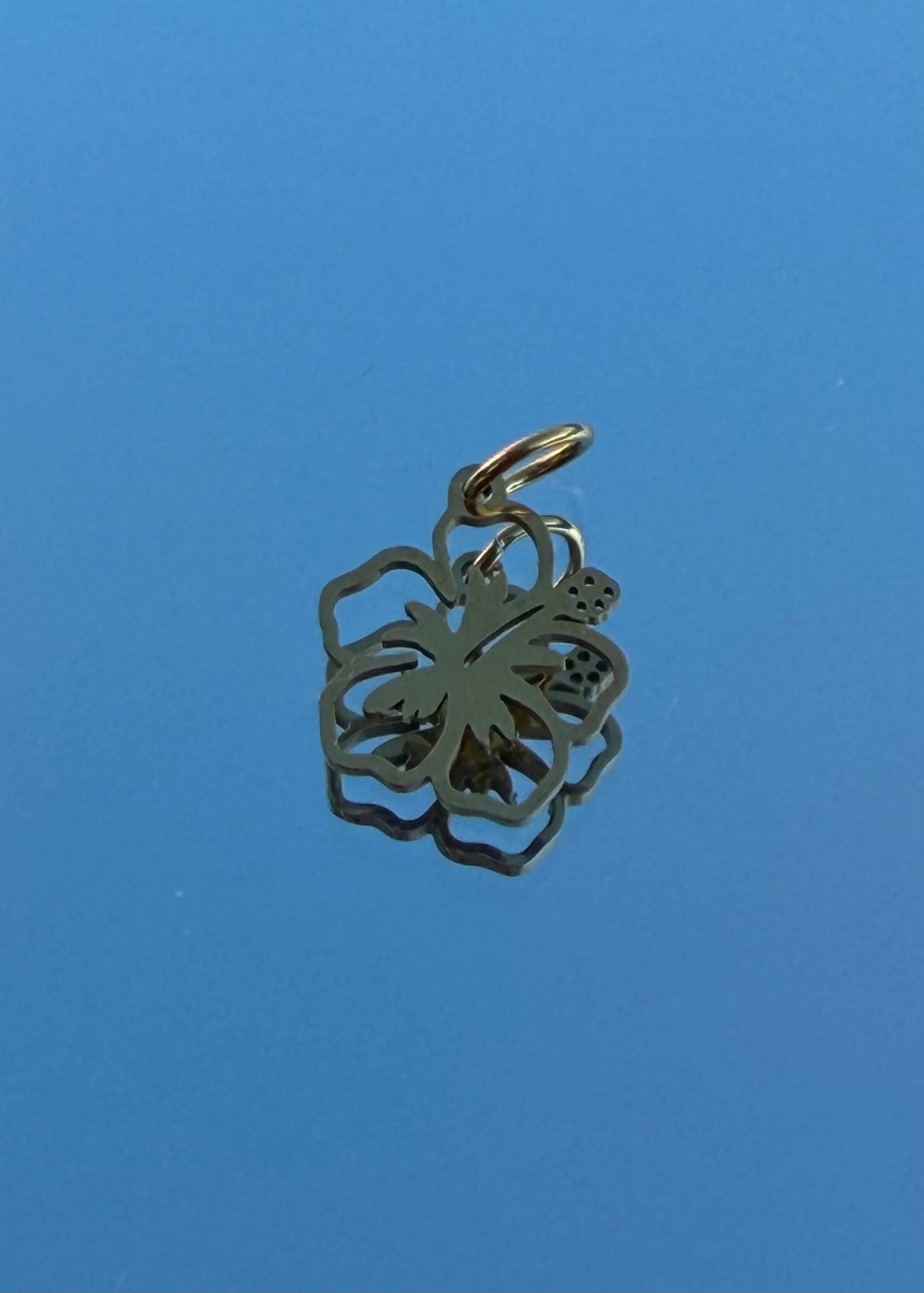 Hibiscus Etch Charm | Gold