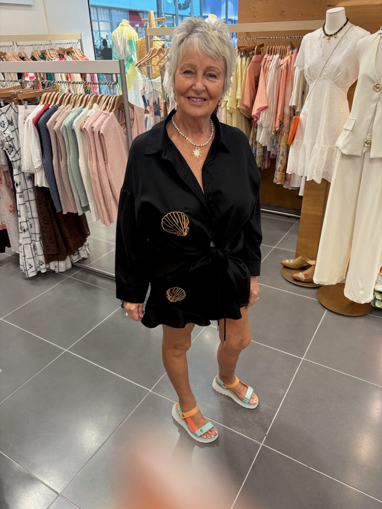 LP Embroidered Rouched Shorts | Black