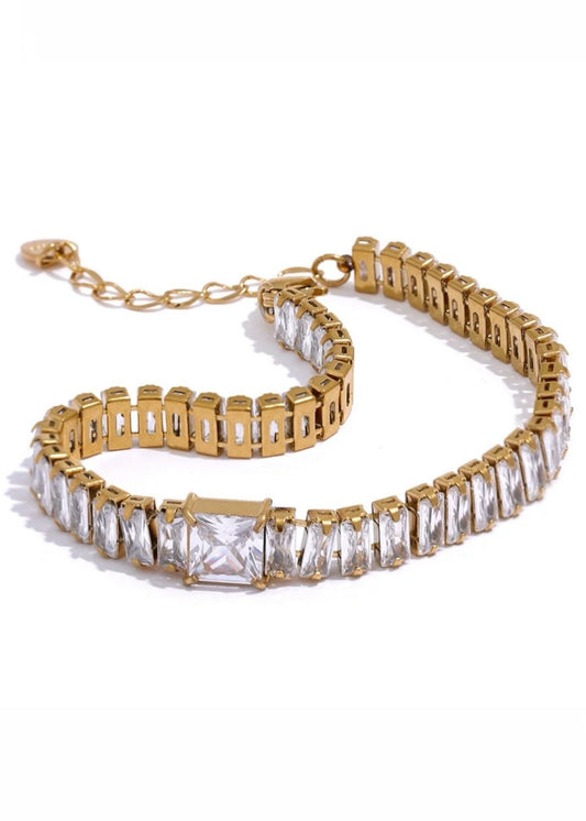 Entangle Gold Bracelet White