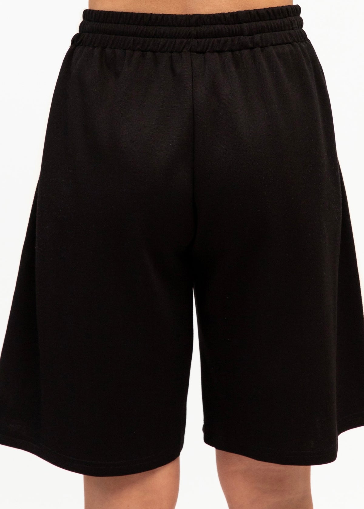 Rylie Shorts - Black White Stripe