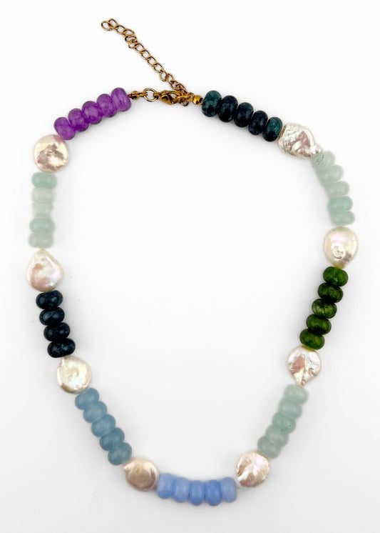 Cassis Necklace | Freshwater Pearl & Green Natural Stone