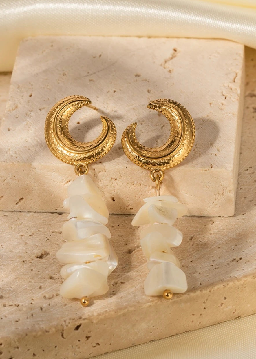 Crescent and Shell Pendant Earring non Tarnish 18k Gold plated
