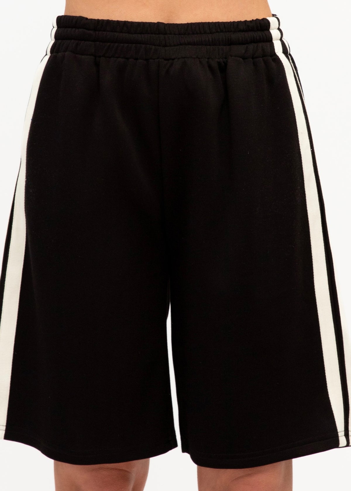Rylie Shorts - Black White Stripe