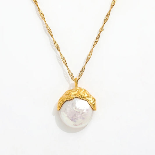 Eclipse freshwater pearl necklace