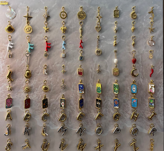 Charm Medium Gold