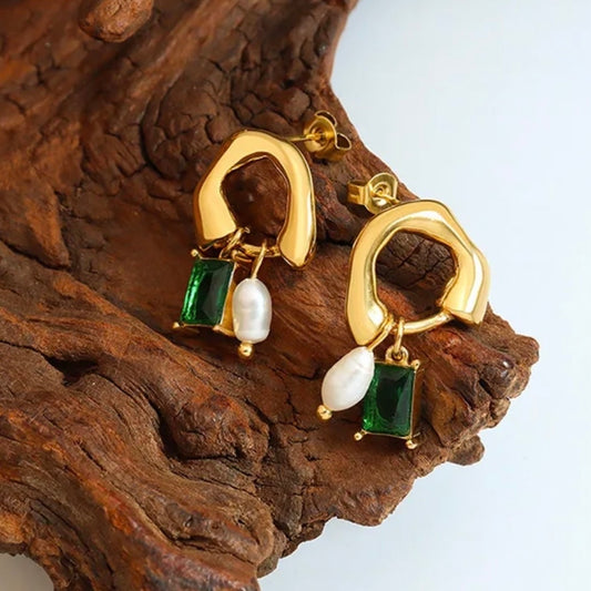Gold Emerald Freshwater pearl Earring