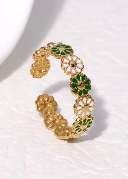 70s Flower Ring Green