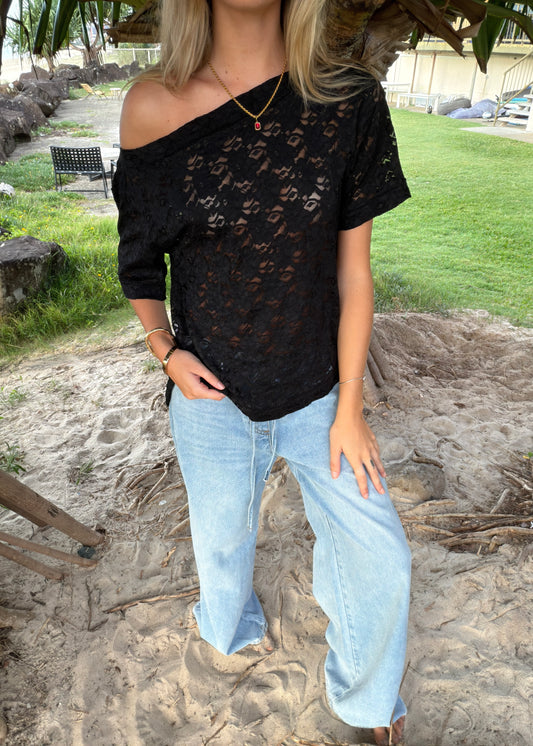 Lace Asymmetrical T | Black