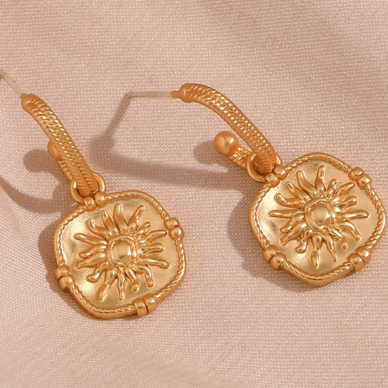 Vintage style Sun Drop Earring - 18k Gold Plated