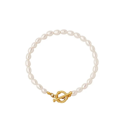 Delicate freshwater pearl bracelet
