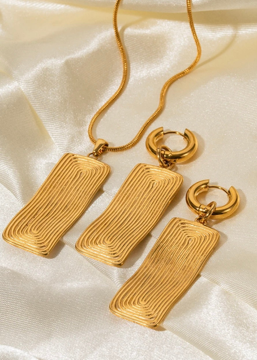 Pendant Wave Style Drop Earring 18k Gold plated