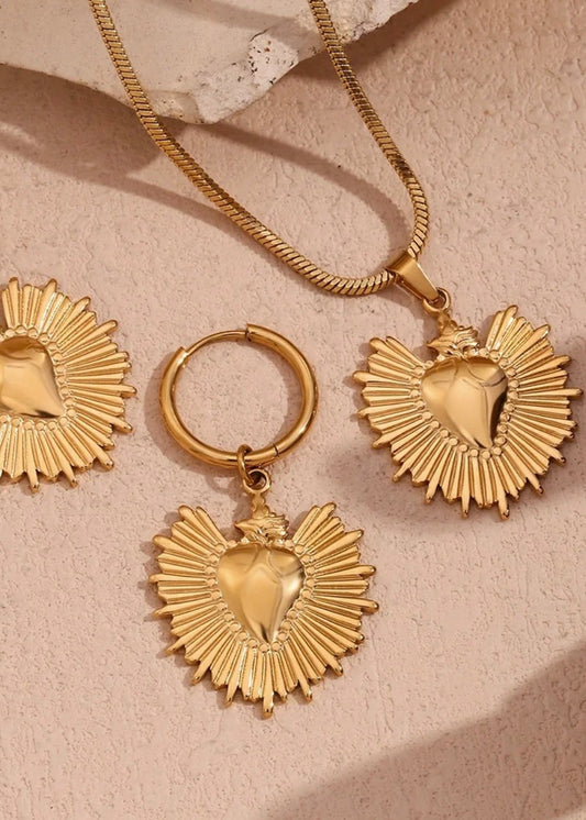 Sunburst Heart Pendant non Tarnish 18k Gold plated
