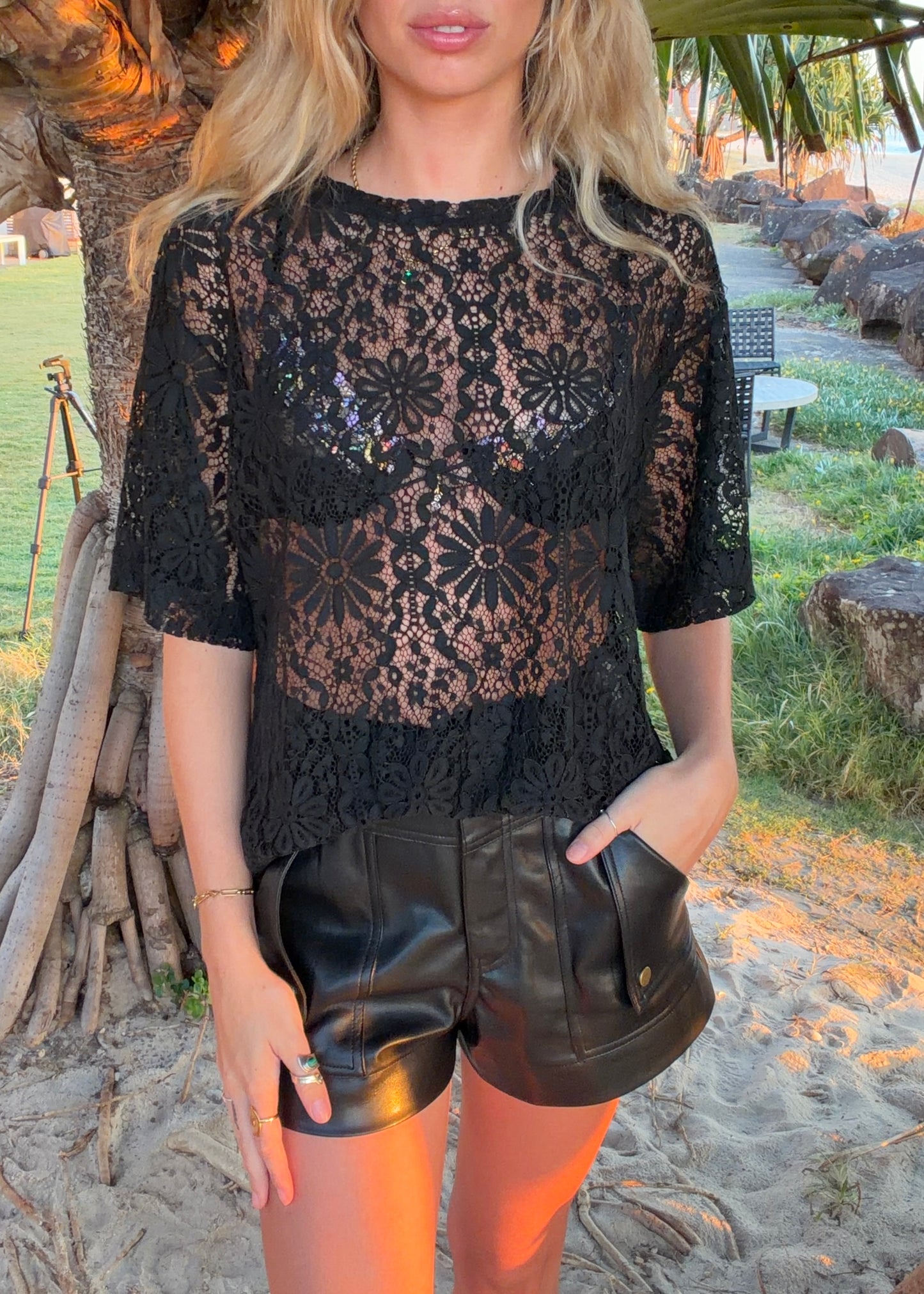 Lace Tee| Black