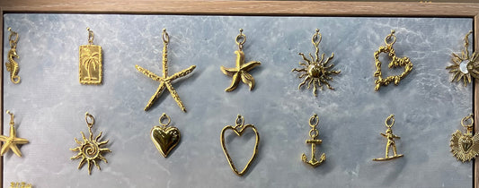 Charm Hero Large Gold