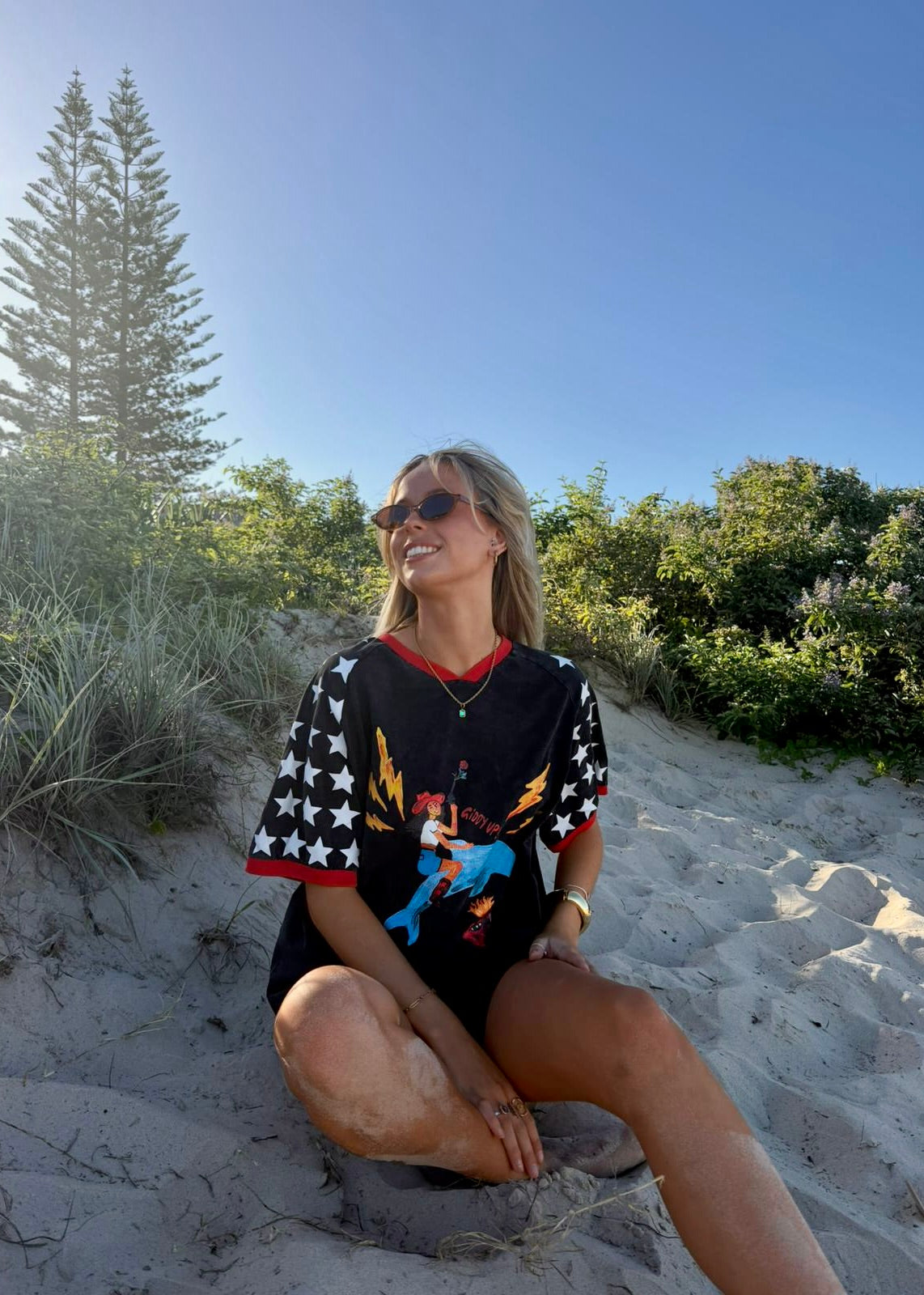 Giddy Up Tee | Black Red