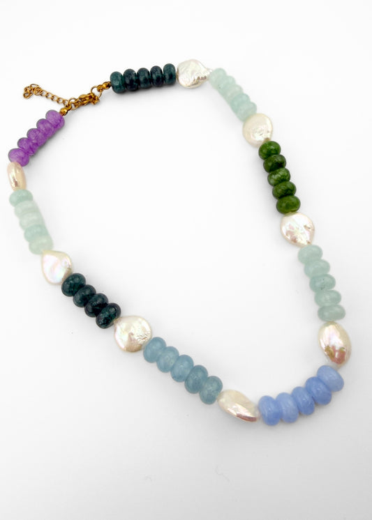 Cassis Necklace | Freshwater Pearl & Green Natural Stone
