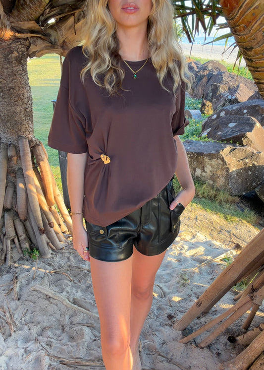 Elevated Twist Tee | Brown