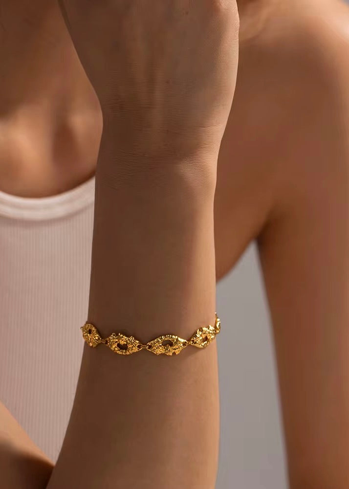 Alana Bracelet | Gold