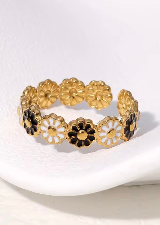 70s Flower Ring Black