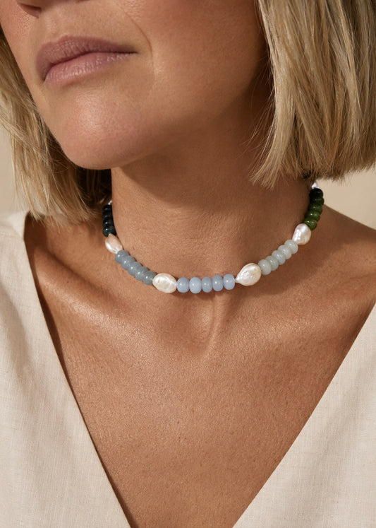 Cassis Necklace | Freshwater Pearl & Green Natural Stone